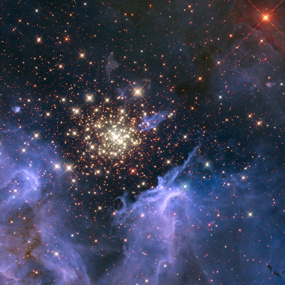 https://mogamma.com.au/wp-content/uploads/2021/07/Starburst_Cluster_Shows_Celestial_Fireworks_27414028794.jpg